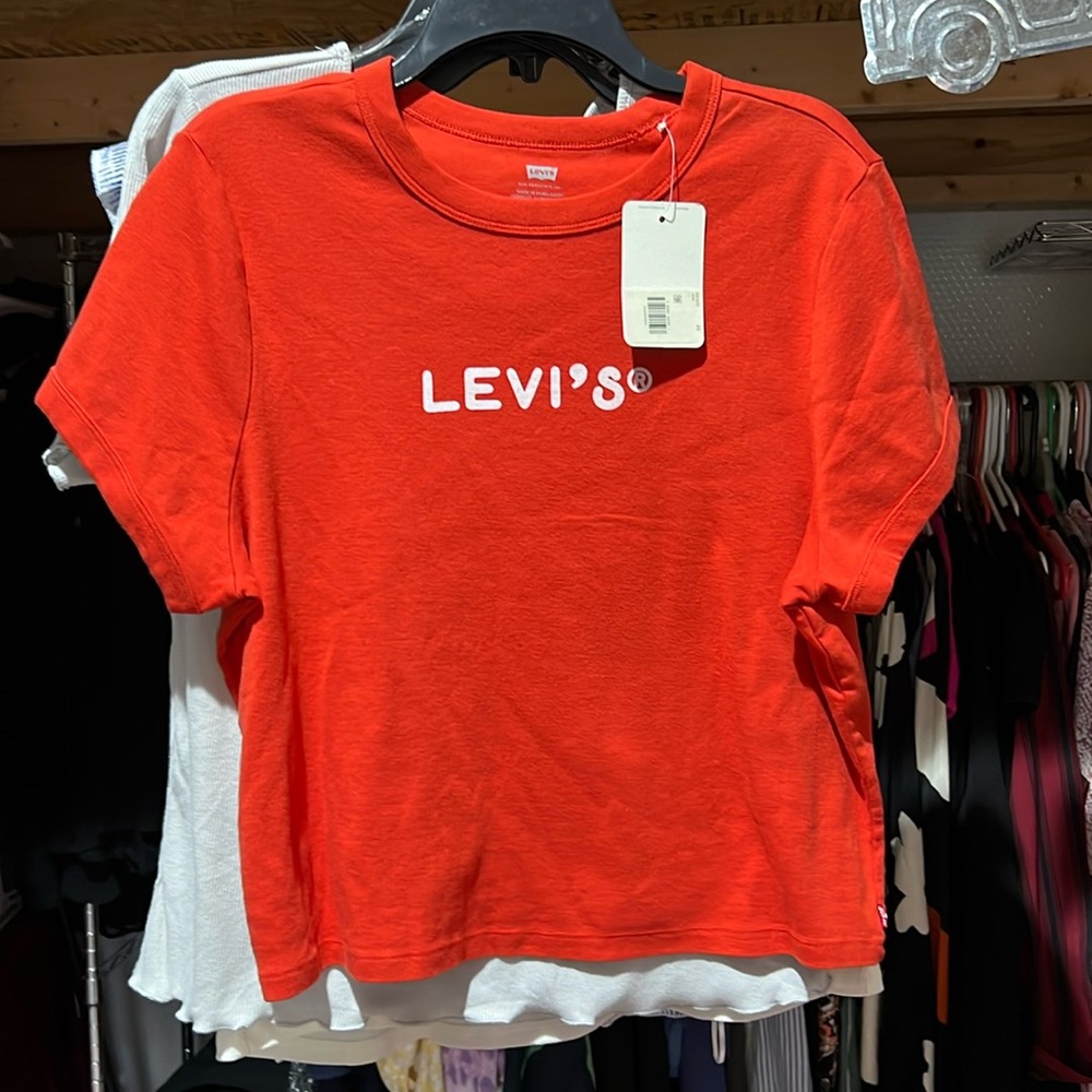 Levis tee